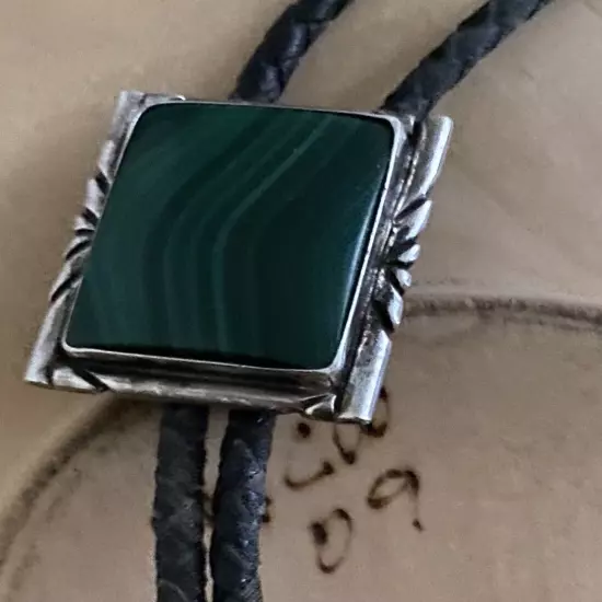 ESTATE VINTAGE FIND-Navajo Sterling Silver Malachite Bolo Signed JBJ Handmade