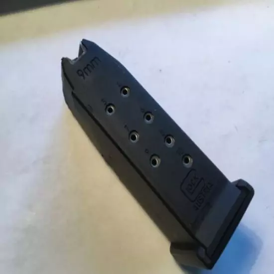  Glock Model 26 10 Round 9MM Factory Magazine Extra Nice