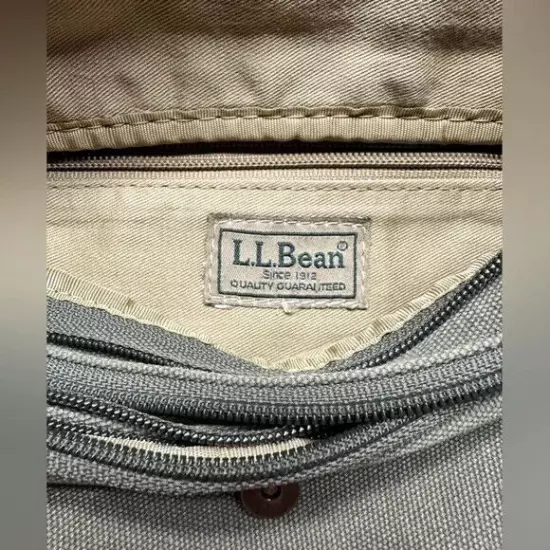 Vintage L.L.Bean Green Canvas Fanny Pack / Belt Bag Leather Trim Crossbody