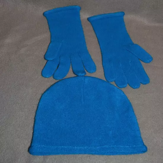 St. John's Bay Woman's Blue Gloves and Matching Beanie One Size FREE SHIPPING!