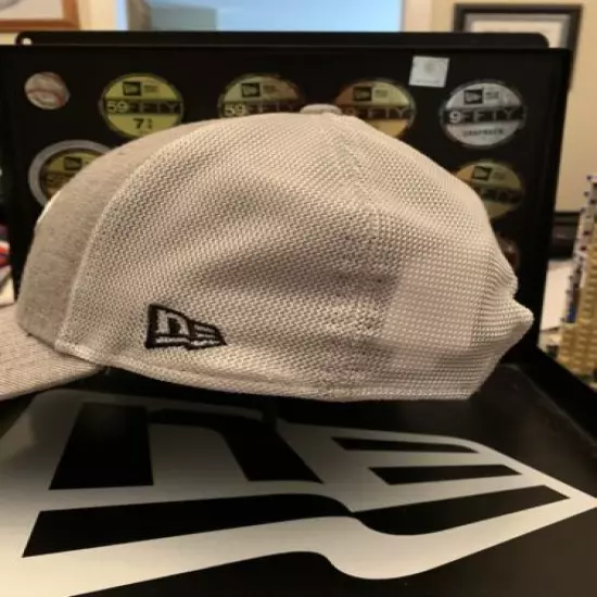 New Era 9Forty Striped Golf SnapBack Hat Gray And White Trucker Style