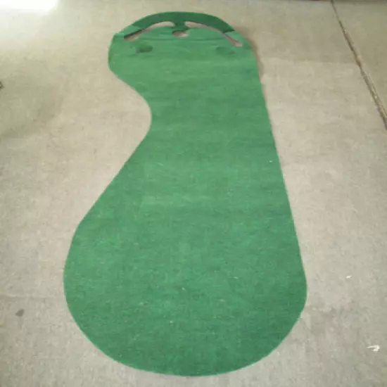 Pro Grassroots Series 3'x9' Kidney Shaped Putting Green Putt-A-Bout Par 3