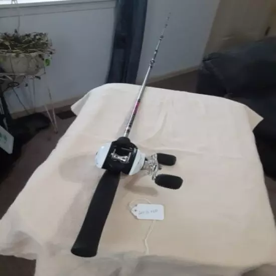 Baitcasting Fishing Rod ZEBCO 5'6"médium 20lb And Reel Bass Pro Shops