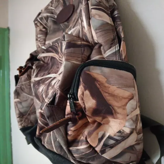 Boyt Wetland Camo Advantage Max 4 HD Backpack Zip Up Pockets Outdoors Camping