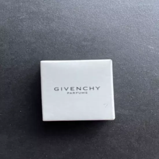 GIVENCHY PORTE-CLES 4G KEY HOLDER Keyring with Original Box VIP Novelty Gift