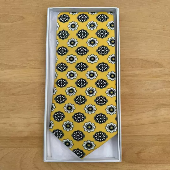 VERA BRADLEY BAEKGAARD Men's Neck Tie Yellow Blue White New Silk Boxed 4” X 58”