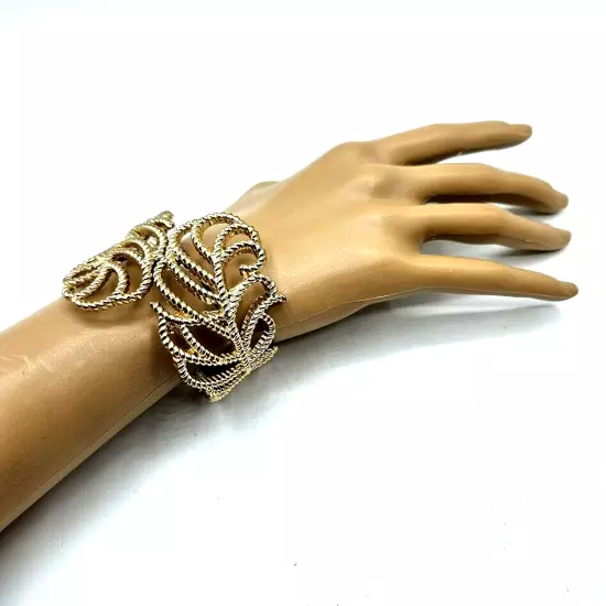 Leaf Shaped Clamper Bracelet Gold Toned Opens On Top One Size Fits Men Fashion