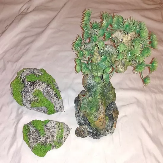 Fish Aquarium Decorations Lot of 3 of Mossy Rocks and Rock with Plastic Plants