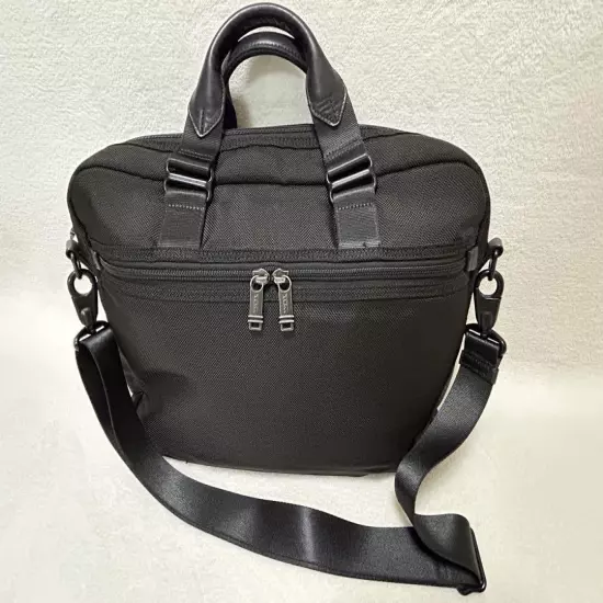 Tumi Business Bag Can Be Worn Over The Shoulder