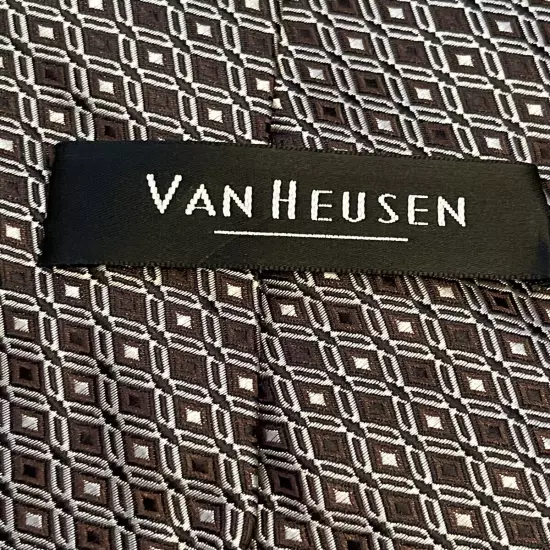 Van Heusen Brown Hand Made 100% Polyester Men’s Neck Tie Made In China