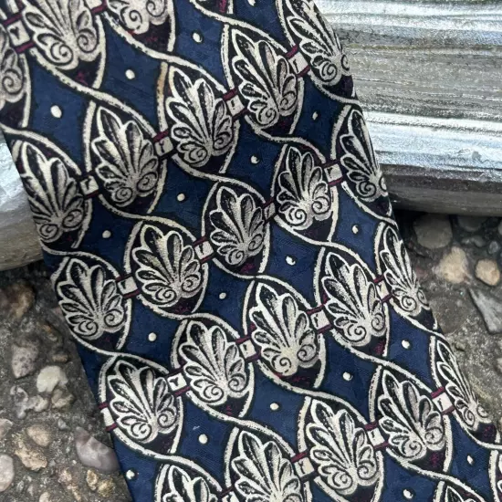 Robert Talbott Best of Class Blue Fleur De Lis Print 00% Silk Designer Tie