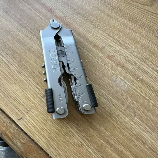 Gerber Multi-Tool - Silver needle nose