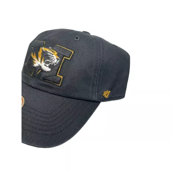 Michigan Tigers Fitted Hat SZ S M Logo Embroidered Cap Ballcap NCAA Football NWT