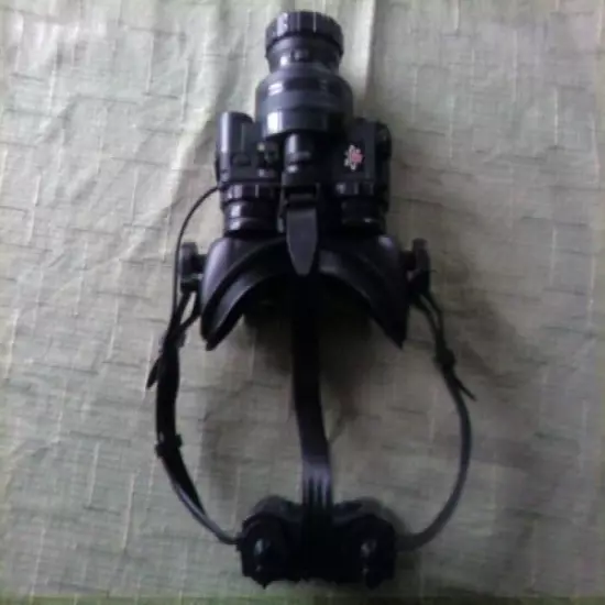 Night Vision Goggles & Infrared Flashlight combo 500' sight distance