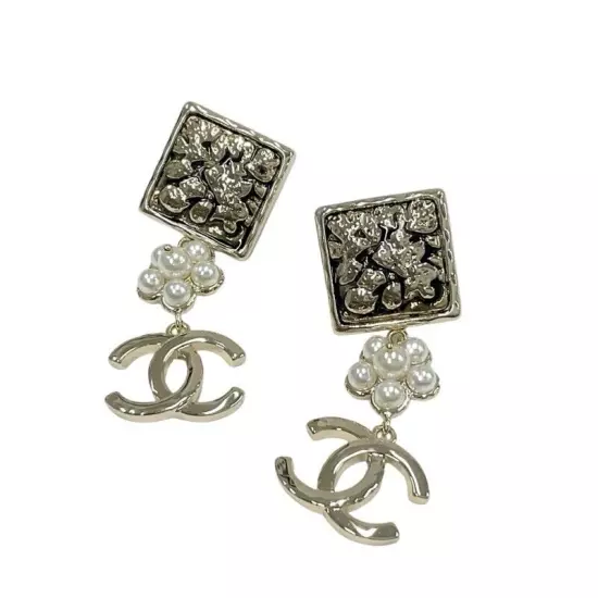 CHANEL Earrings Gold Coco Mark Square Flower Pearl CC Logo White Ladies Women's