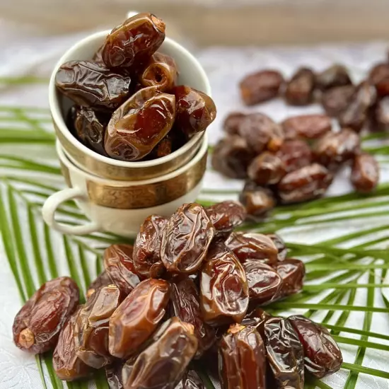 5-LB MEDJOOL DATES. FREE FAST SHIPPING. DATES MED-JUICY. FRESH CALIFORNIA DATES