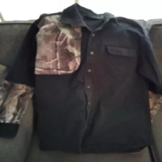 Realtree long sleeve 1/2 Black 1/2 Camo Large 42-44 Shirt