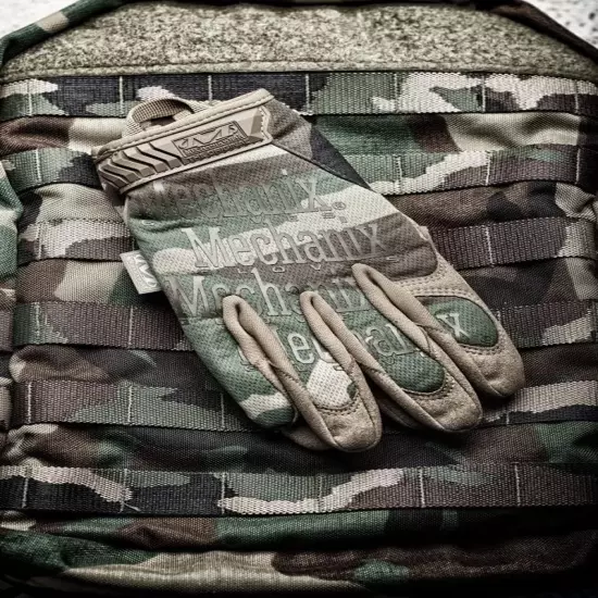 - Original Woodland Camo Tactical Gloves (Small, Camouflage)