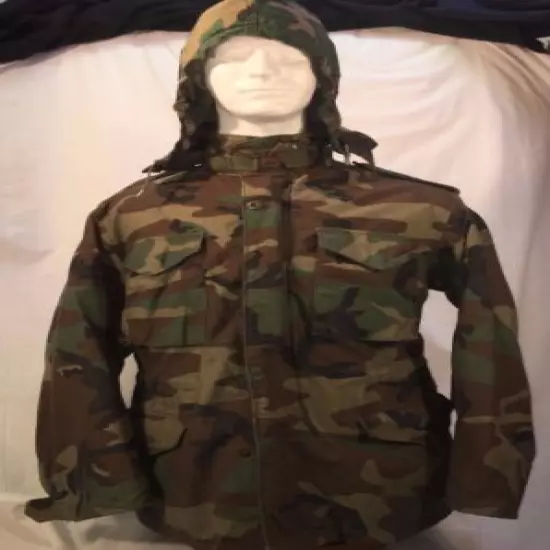 Mens MED REG woodland camo hunting/fishing/camping lined hooded long jacket