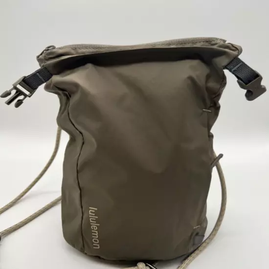 NWT Unisex LULULEMON ROLL-TOP CROSSBODY Adjustable Strap Length US Small