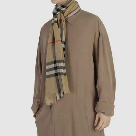 $490 Burberry Unisex Beige Wool Check Fringed Lightweight Scarf