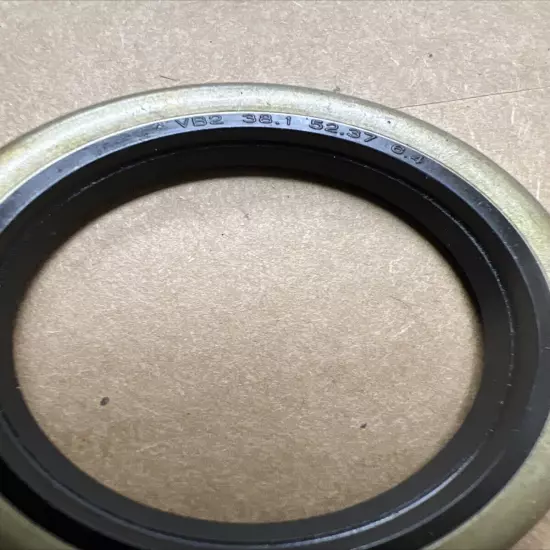 ONE GENUINE CUSHMAN 817928 OEM FRONT AXLE GREASE SEAL TRUCKSTER HAULSTER TURF