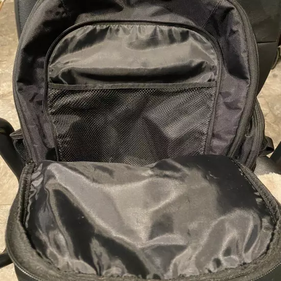 Targus Laptop Bag/Backpack, Padded, 4 Zip Pockets, 19x15”, Excellent Condition!