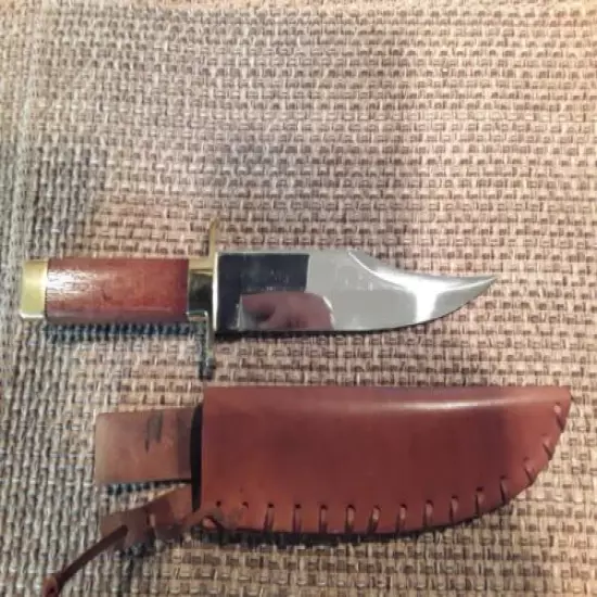 Handcrafted Bowie knife with leather sheath