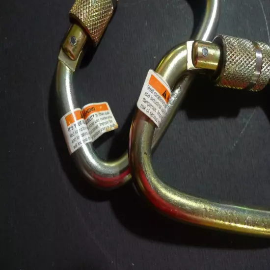 OMEGA - STEEL CARABINERS - LOT OF 2 - # OP716S3 - NEW OLD STOCK -53 KN- MADE@USA