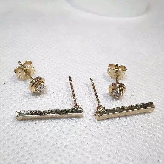 2 Pair Gold Tone Stud Earrings