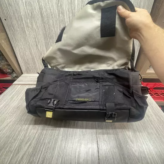 Timbuk2 COMMAND Laptop Messenger Shoulder Bag Black