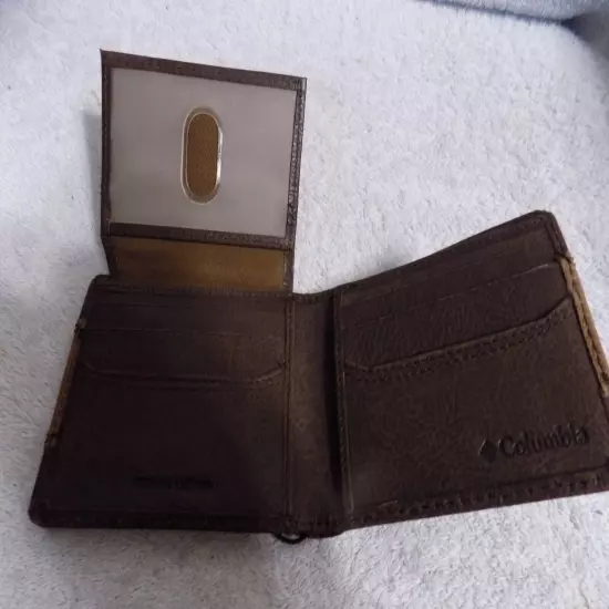 Columbia Men's Brown 2 Tone Wallet New No Box Or Tags