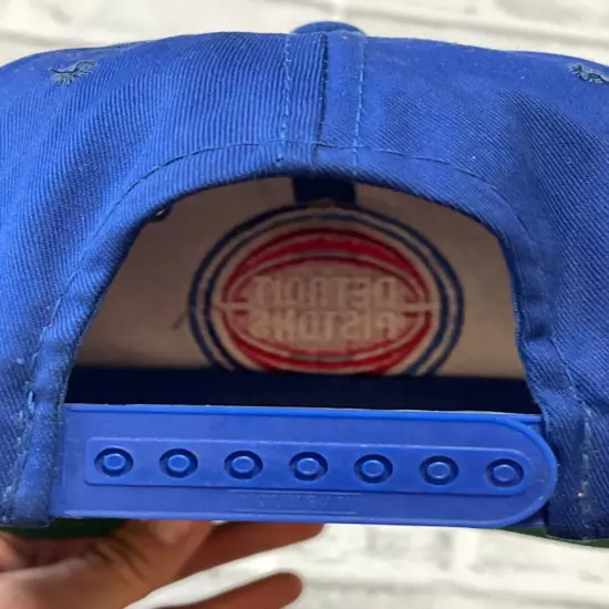 The G Cap Vintage Vtg Detroit Pistons Adj Snapback Hat Cap NBA Plain Logo Blue