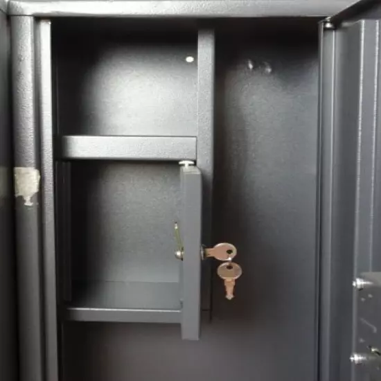 Buffalo 1320 Gun Rifle Safe Cabinet ONLY LOCAL PICKUP BLOOKLYN NY minor defects