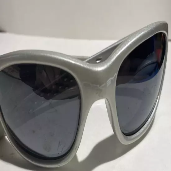 Vintage 1998 Oakley Ten Gray/Sliver Sunglasses Black Lens