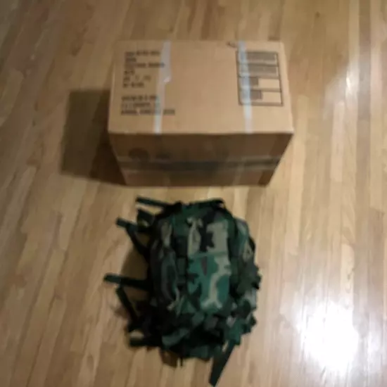 NEW UNISSUED USGI WOODLAND CAMO FIELD TRAINING PACK