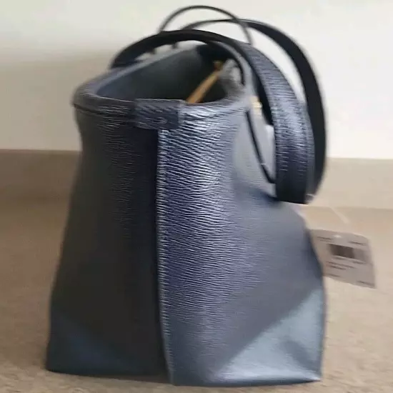 NWT Coach Navy Leather Tote Bag Is Your New Fall Favorite