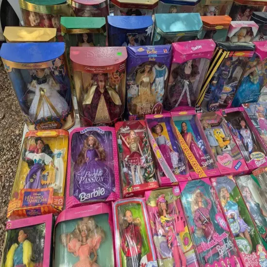 Massive Vintage Barbie Collection {20 new Barbie's a day!}*Combined Shipping*