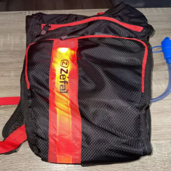 Zefal Smart Light-Up Hydration Bag