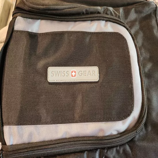 New SWISS GEAR Travel Hanging Toiletry Bag-NWT