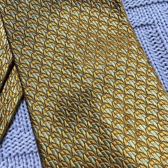 Echo gold geometric fan print silk tie