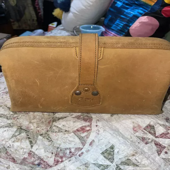 Saddlebrook Leather Co. Toiletry Bag EUC