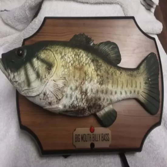 Big Mouth Billy Bass Singing Fish Take Me to the River Don't Worry Be Happy 1999