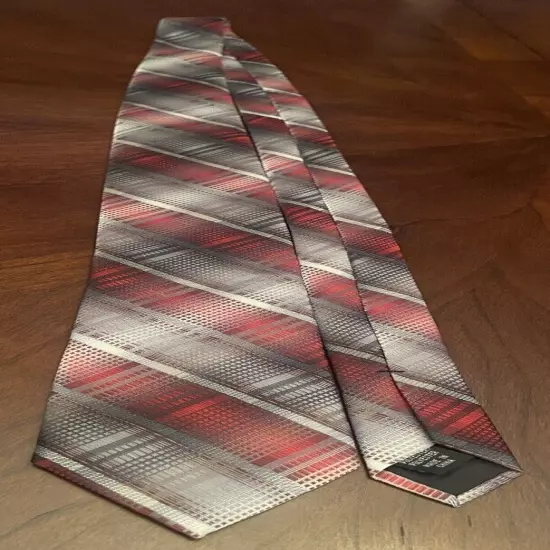 Van Heusen Red Gray 100% Polyester Men’s Neck Tie Made In China