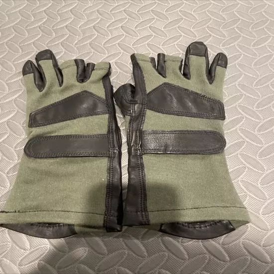 Wiley X Aries Foliage Green NAVAIR Flight Gloves Medium Flyer Pilot