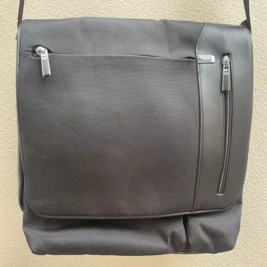 Tumi Shoulder Bag 25671D Galeao Messenger