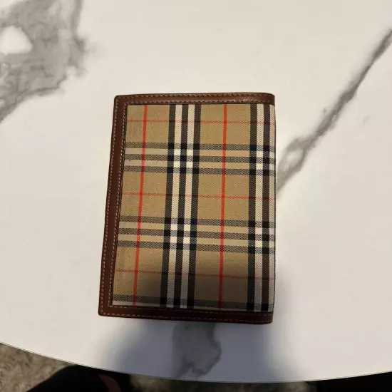  Burberry Archive Bifold Passport Holder Beige and Brown Color