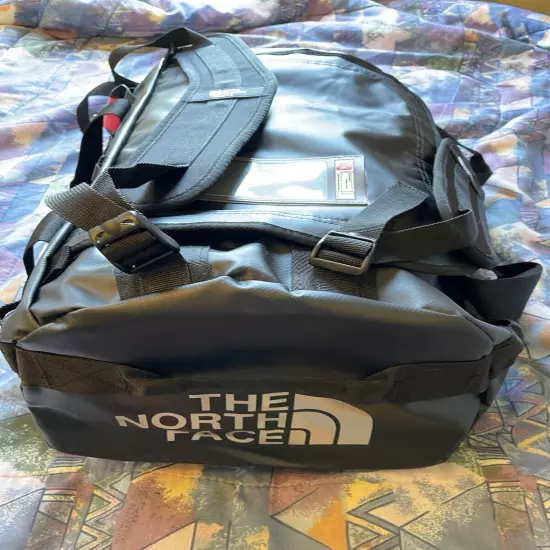 TNF The North Face Base Camp Duffel Bag Small S 50L 50 Litters brand new Black