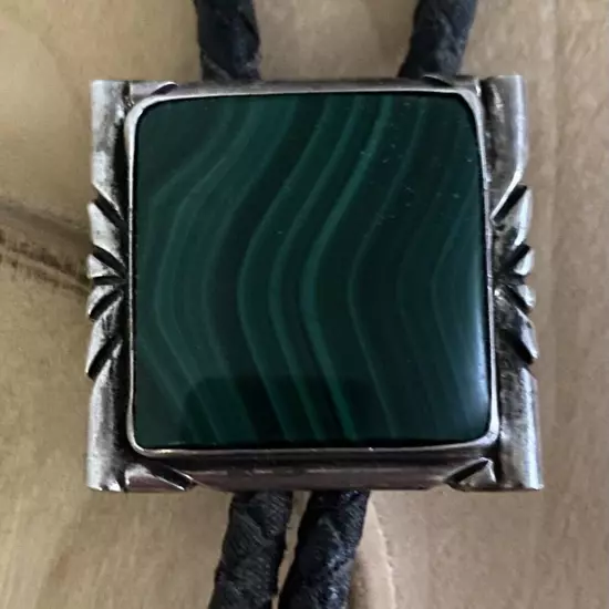 ESTATE VINTAGE FIND-Navajo Sterling Silver Malachite Bolo Signed JBJ Handmade