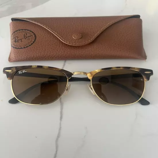 Ray Ban RB 3016 Clubmaster polarized Women’s Sunníes! Classic Style!